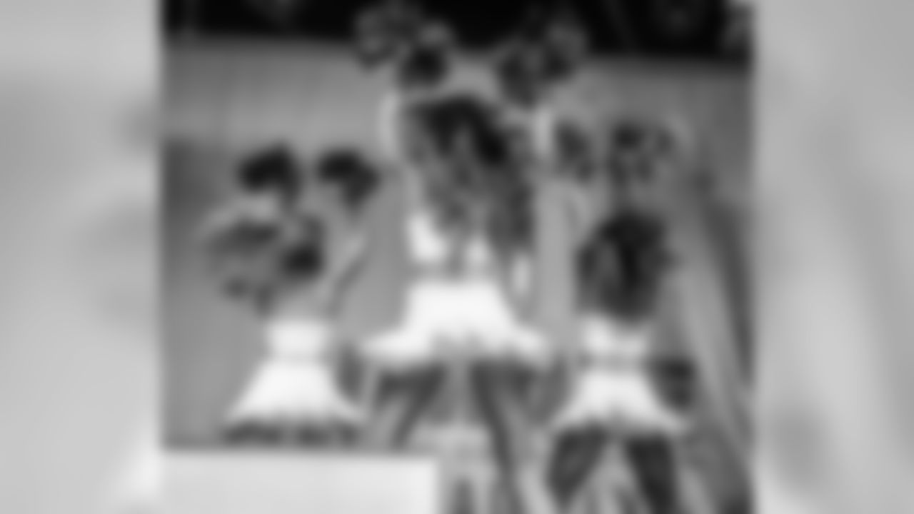 NFL_PICADILLY_MGJ-121
