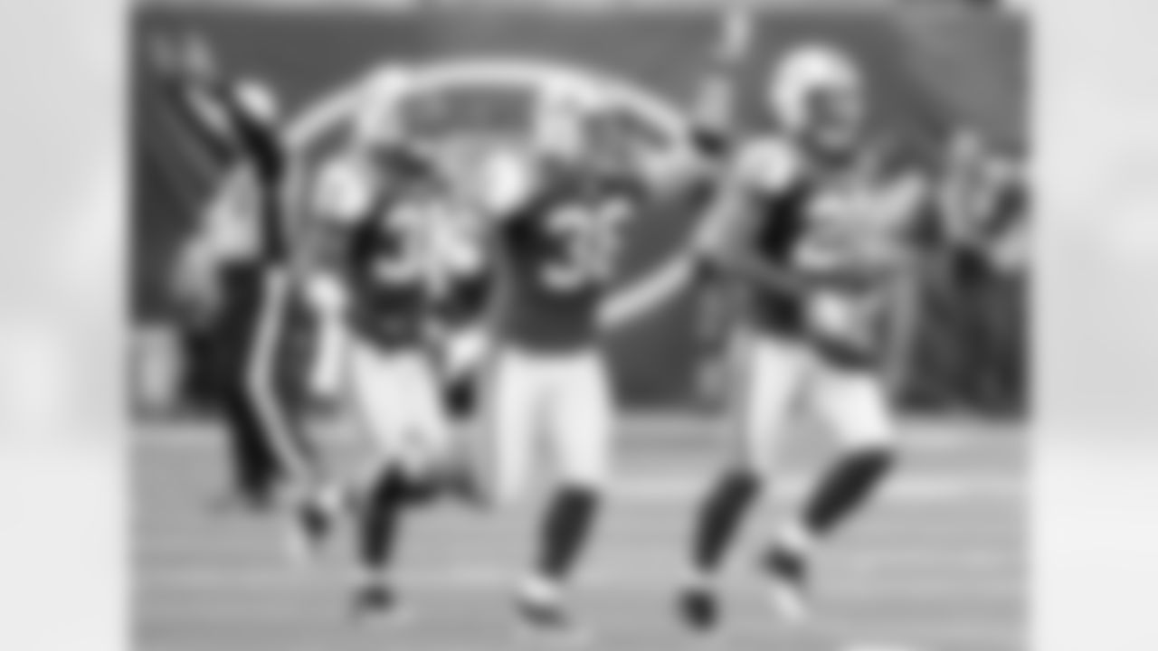 2011 Regular Season Week 7 Jets vs. Chargers Game Photos
