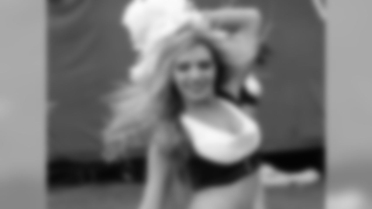 Ryann 2009 Flight Crew Member Photos