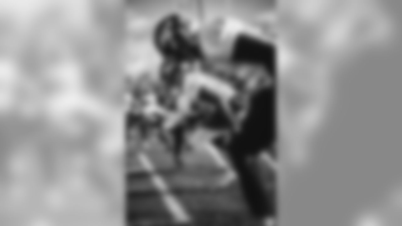 E_SNY_7117