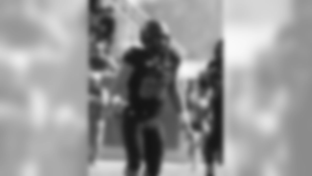 TE Trevon Wesco (West Virginia)
