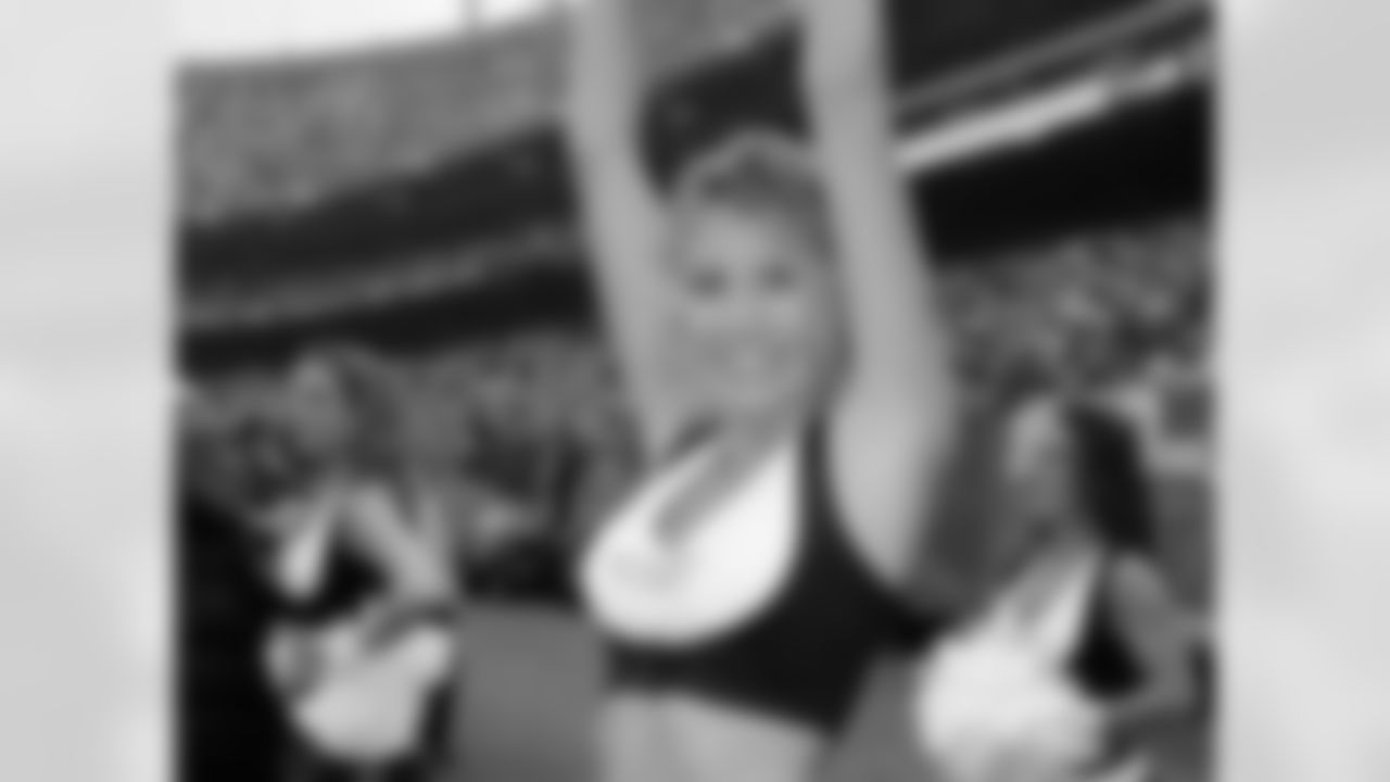 Natalie 2009 Flight Crew Member Photos