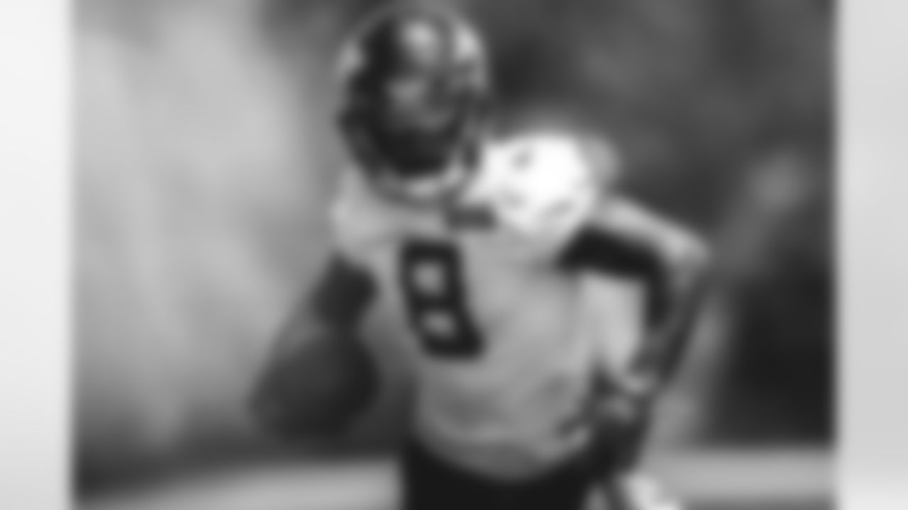 WR Elijah Moore