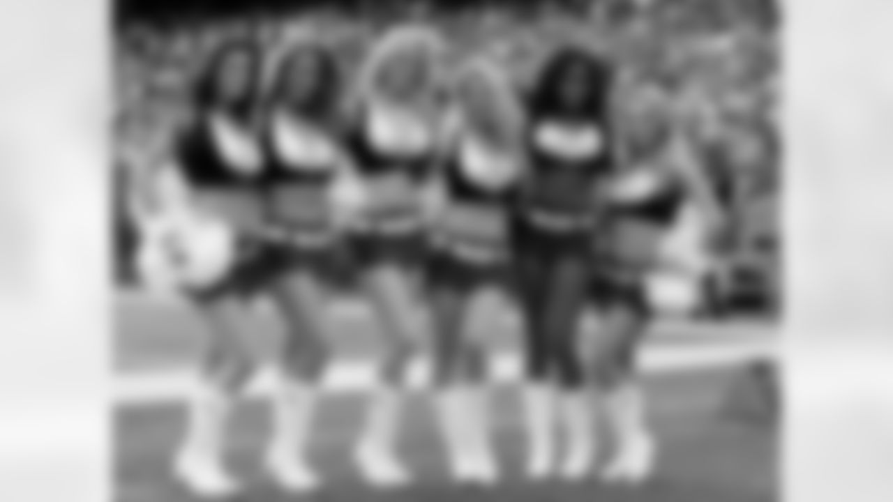 2009 Week 10 Jets vs Jackson Flight Crew Photos