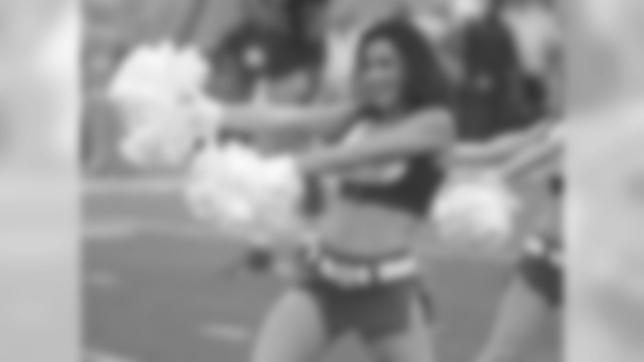 Samantha L. 2009 Flight Crew Member Photos