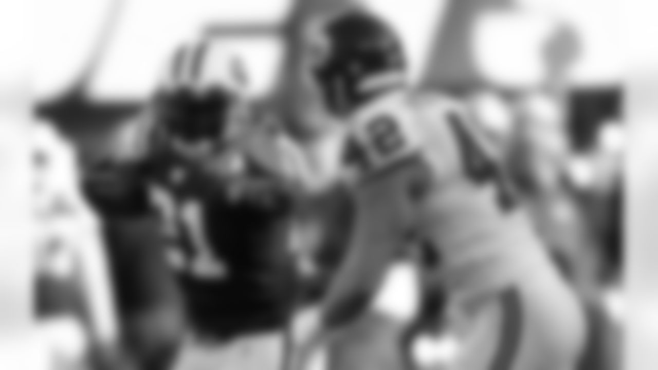 2011 Regular Season Week 14 Jets vs. Chiefs Game Photos