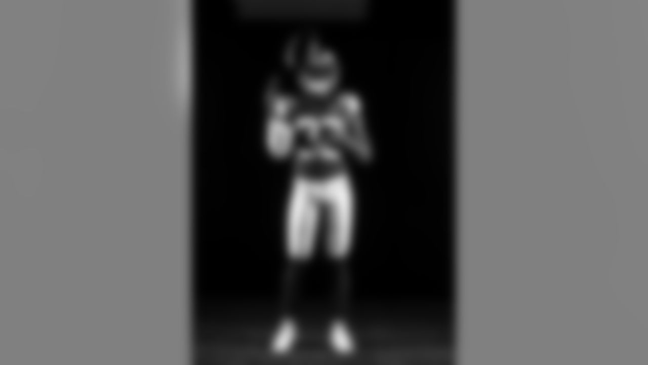 32 Juston Burris (CB)