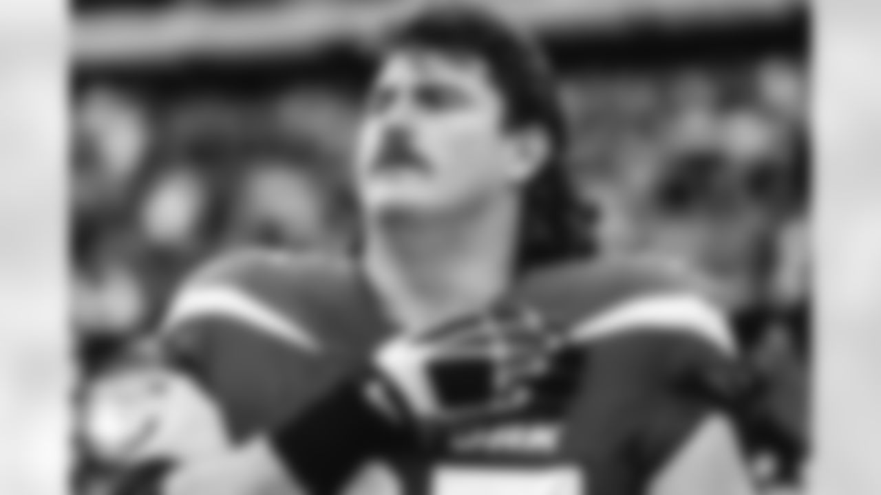 OL Dan Feeney