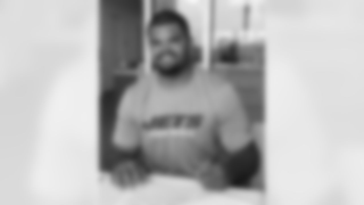 Dakota Dozier signed May 14