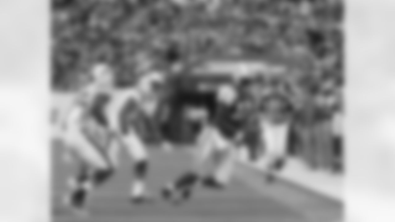 2011 Regular Season Week 12 Jets vs Bills Game Photos
