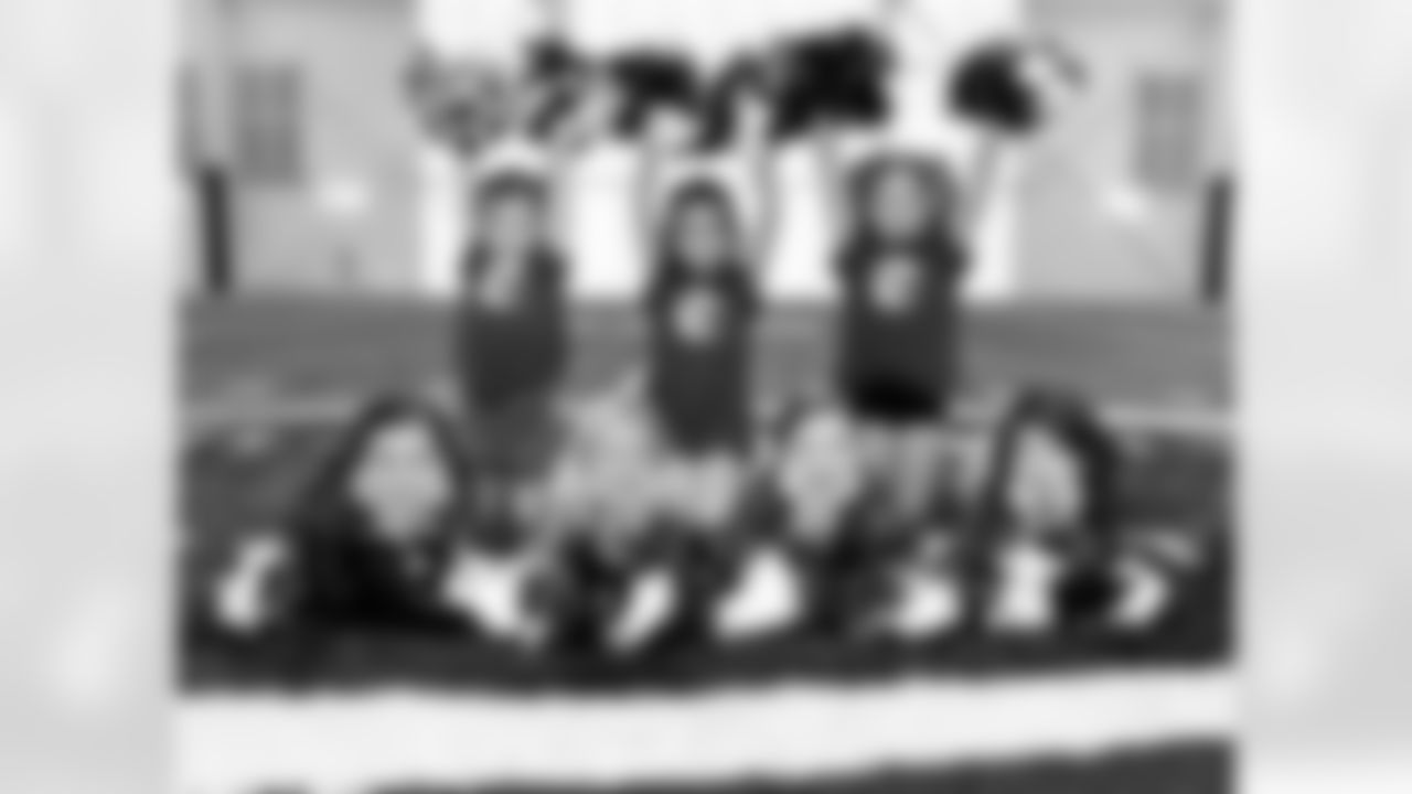 2010 NY Jets Junior Flight Crew Photo Shoot