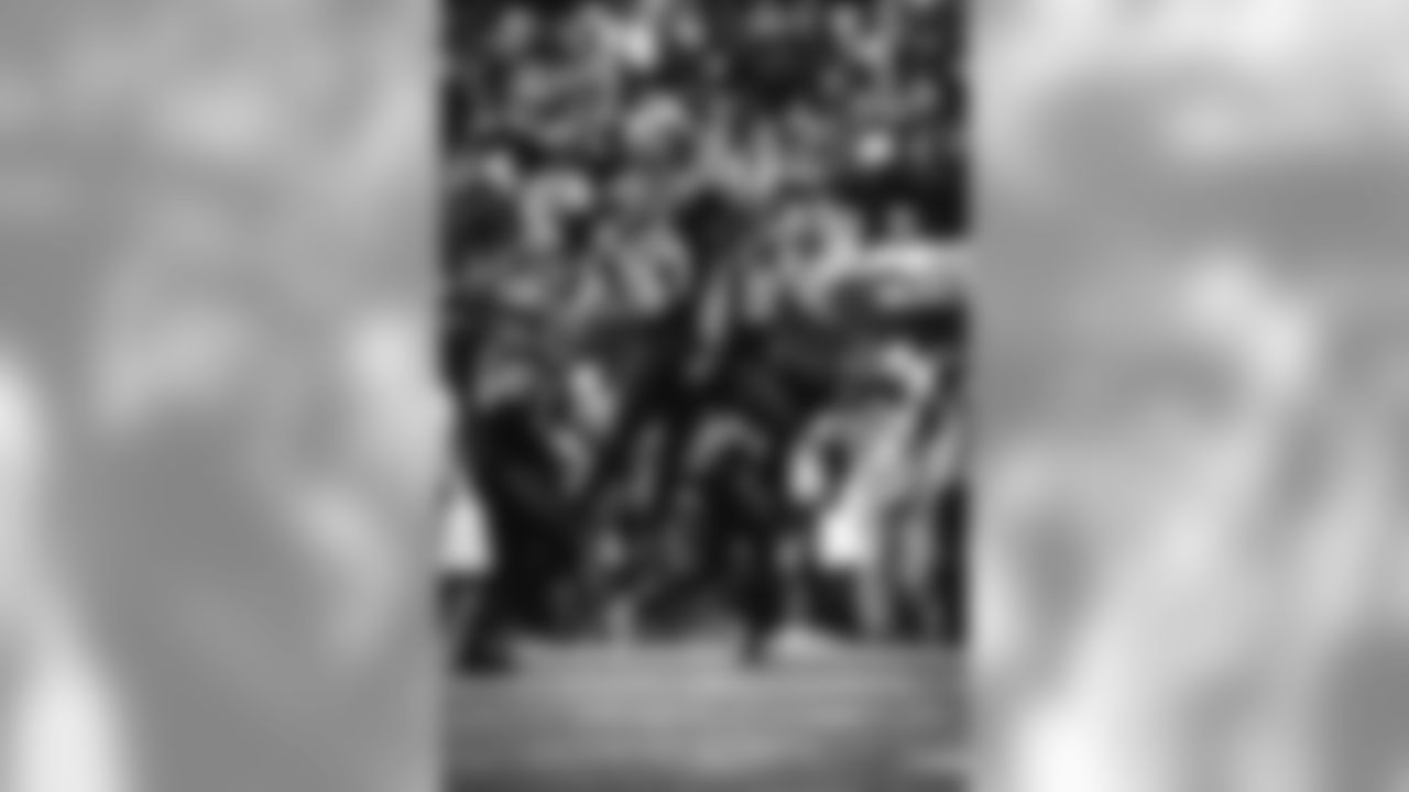 E_SNY_8210