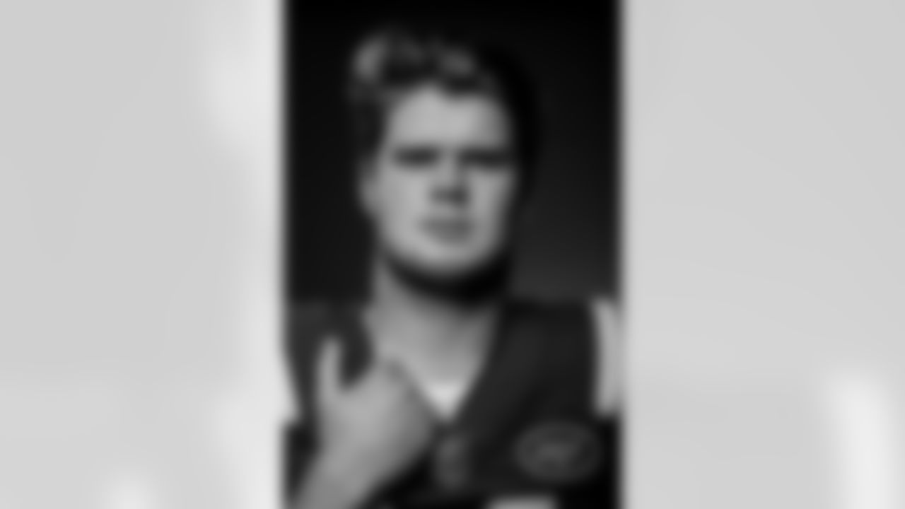 QB Sam Darnold