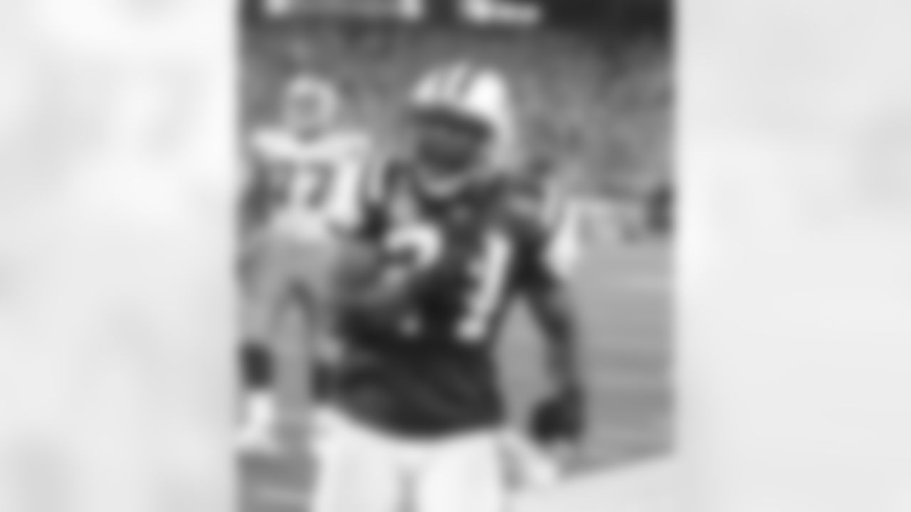 Revis Celebrates an INT During the Sept. 11, 2011 Game vs. the Cowboys