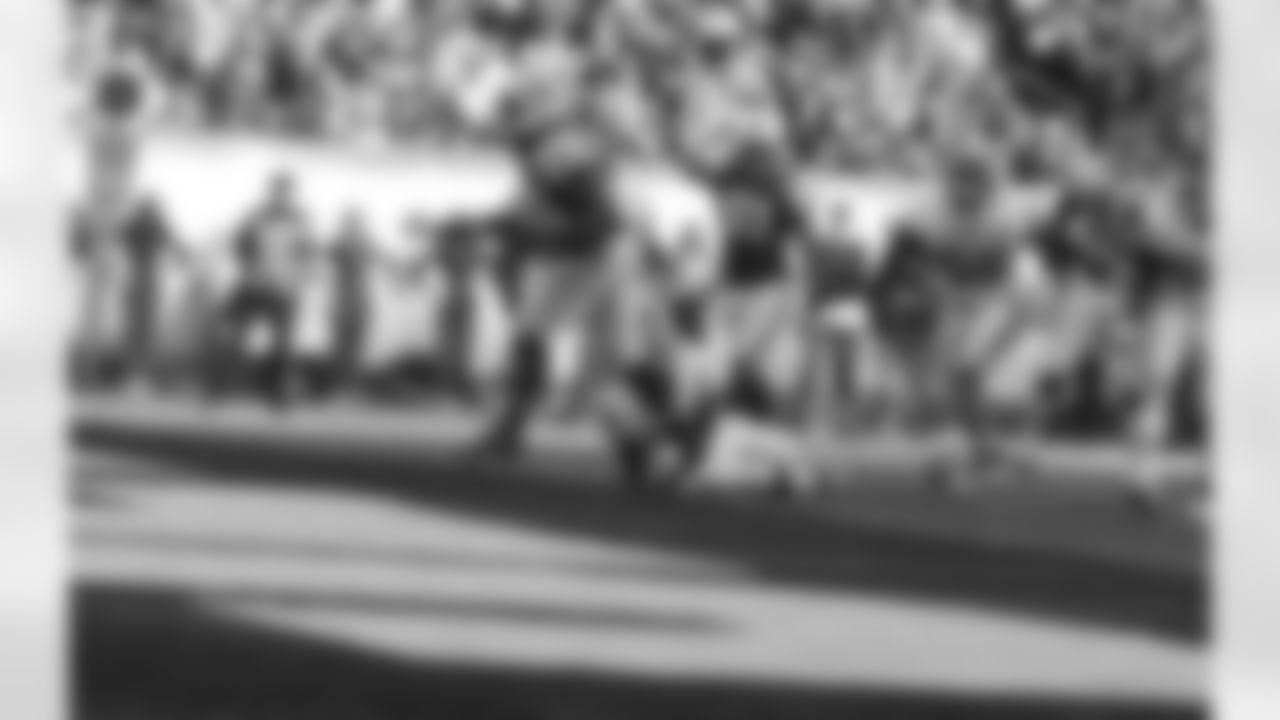 2011 Regular Season Week 14 Jets vs. Chiefs Game Photos