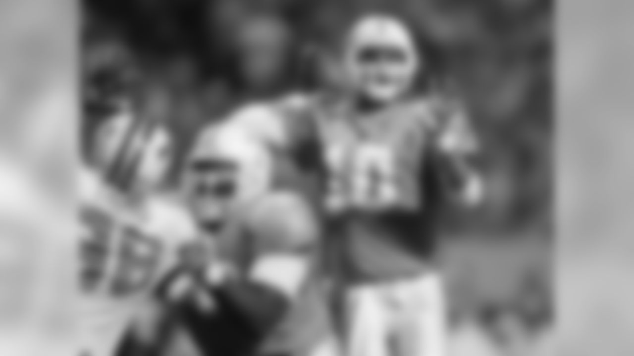 QB Erik Ainge
