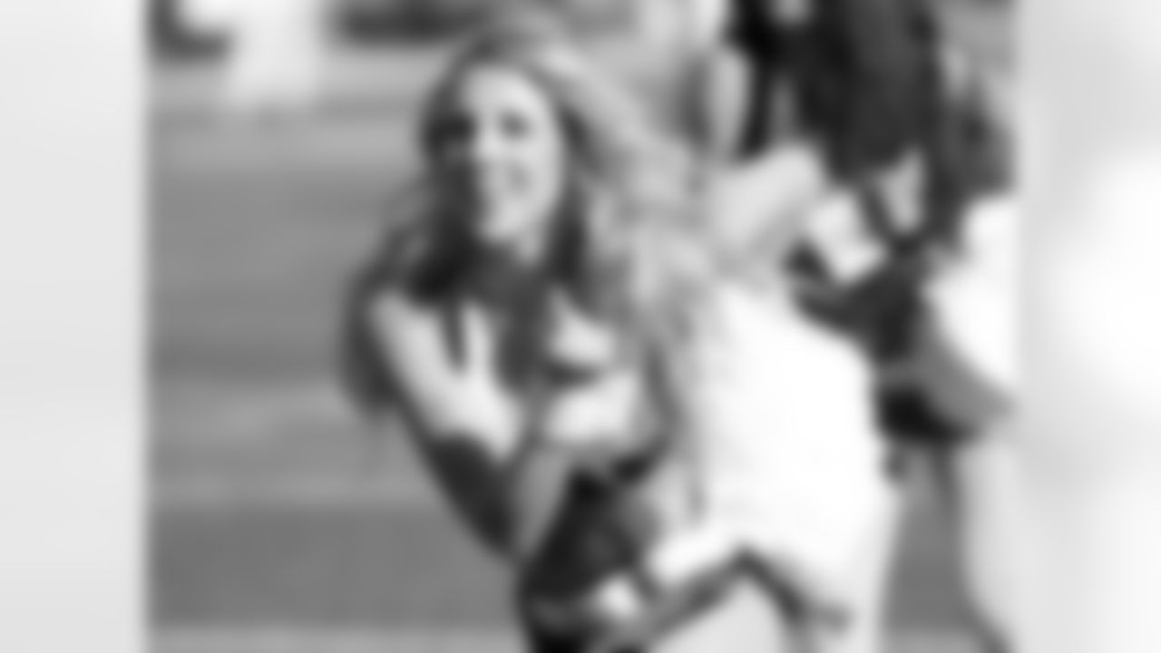 Laura D. 2009 Flight Crew Member Photos