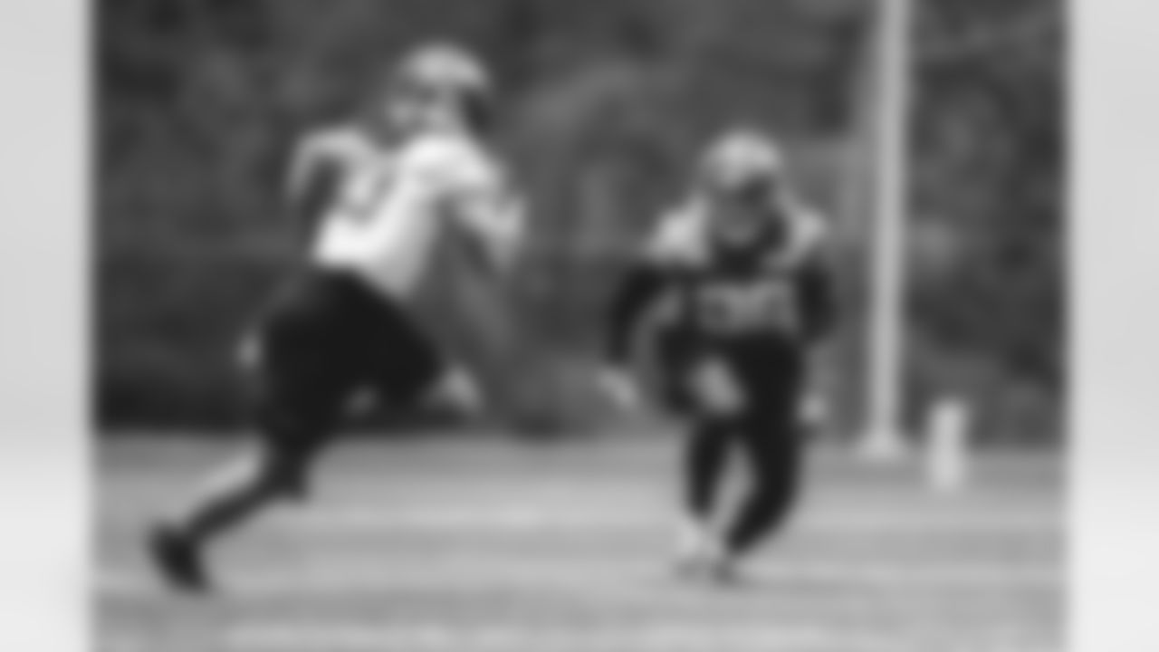 TE Tyler Conklin & S Jovante Moffatt