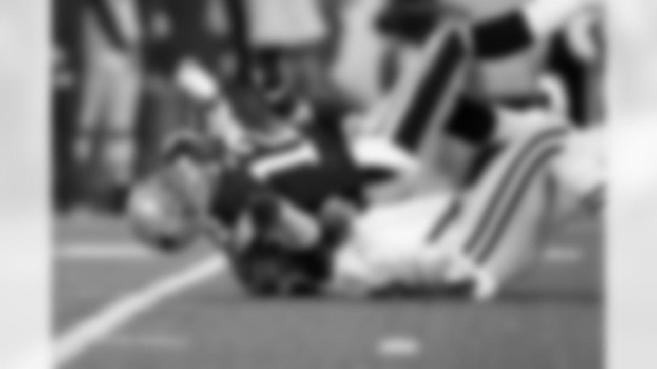 2011 Regular Season Week 10 Jets vs Patriots Game Photos