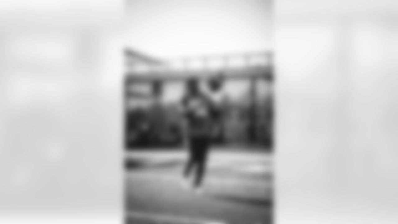 E_SNY_1827