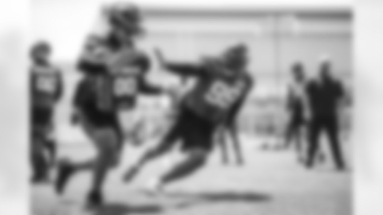 DL Vinny Curry