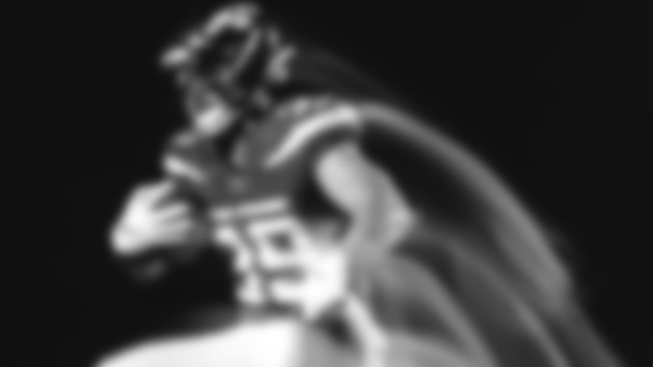 39 Valentine Holmes, RB/WR