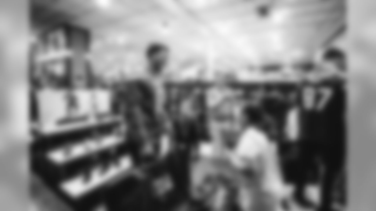 E_SNY_3354