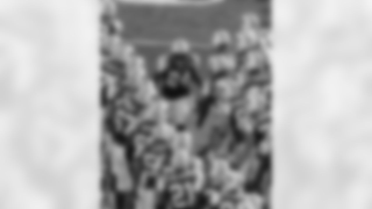 Darrelle Revis Photos
