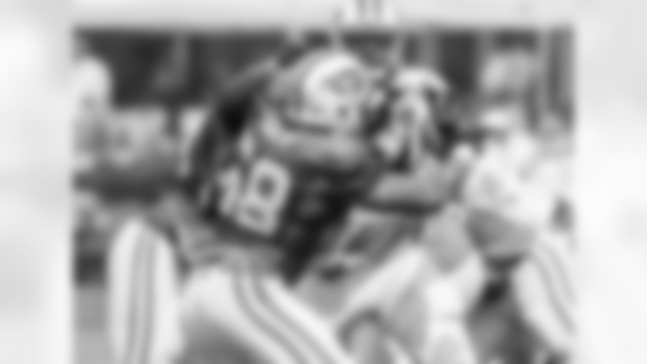 The New York Jets' newest signing, LB Jason Babin, saw some playing time with the first team this week. With a few more days of learning the defensive playbook, he could become more effective in practice.