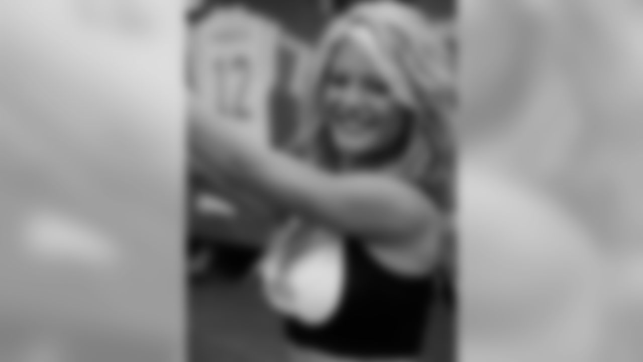 Nicole 2009 Flight Crew Member Photos