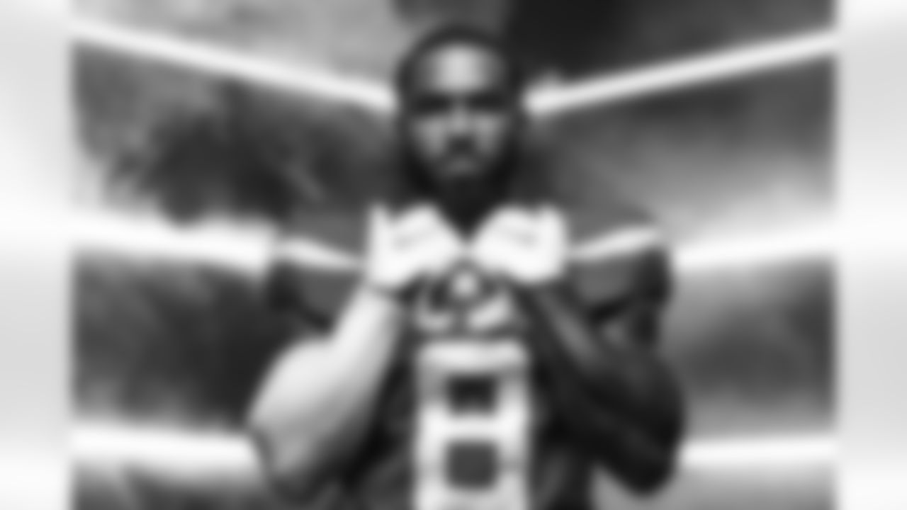 WR Elijah Moore