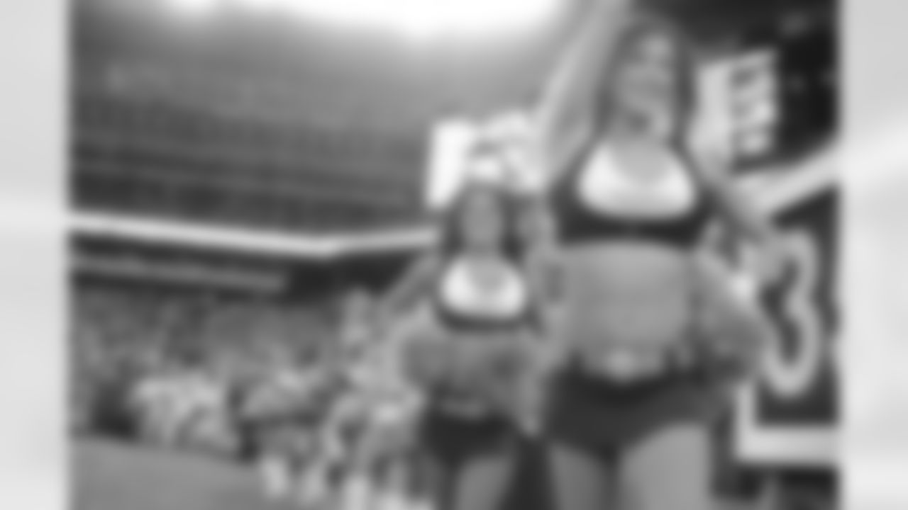 New York Jets Flight Crew: Jets vs Dolphins