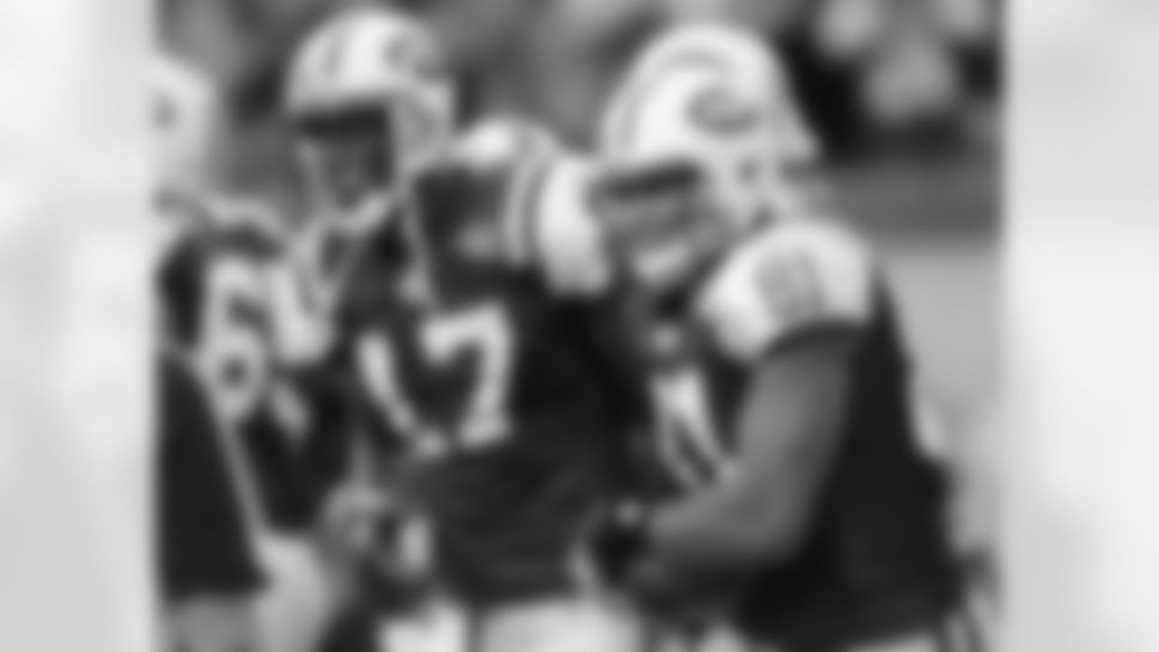 2011 Regular Season Week 12 Jets vs Bills Game Photos