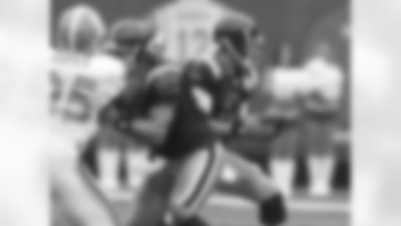 2009 Week 3 - Jets vs Titans Photos