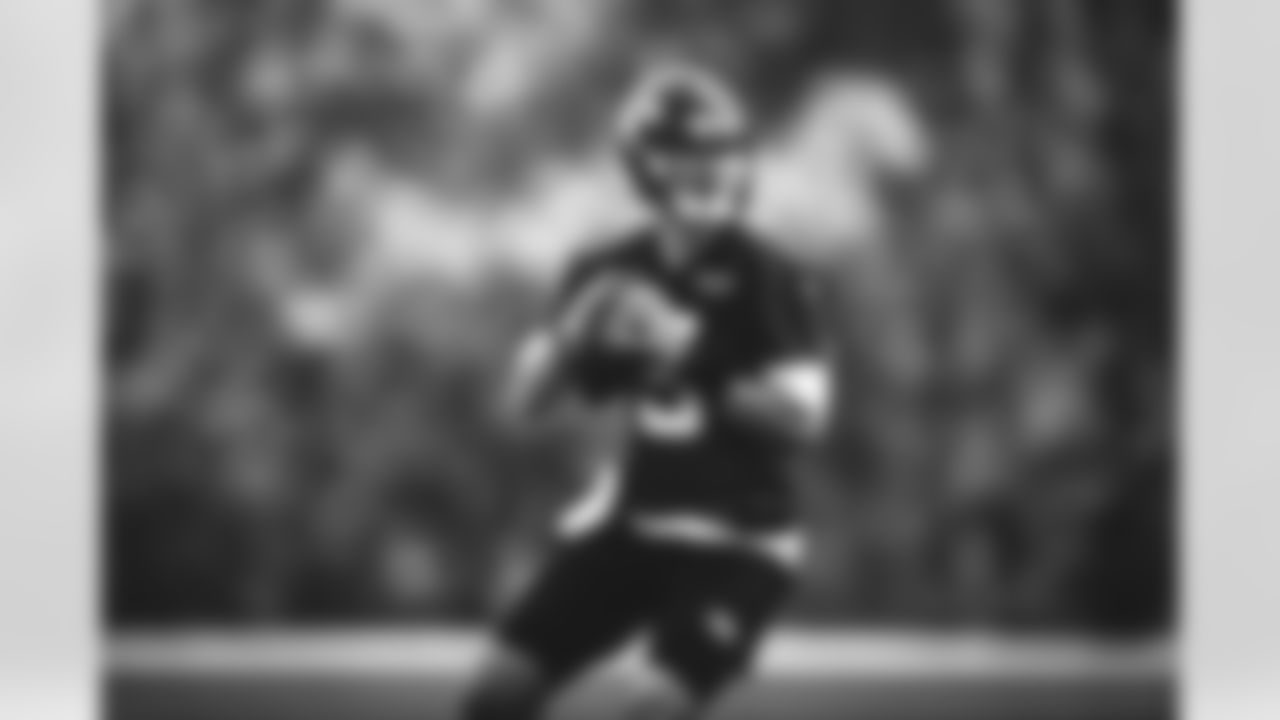 QB Mike White