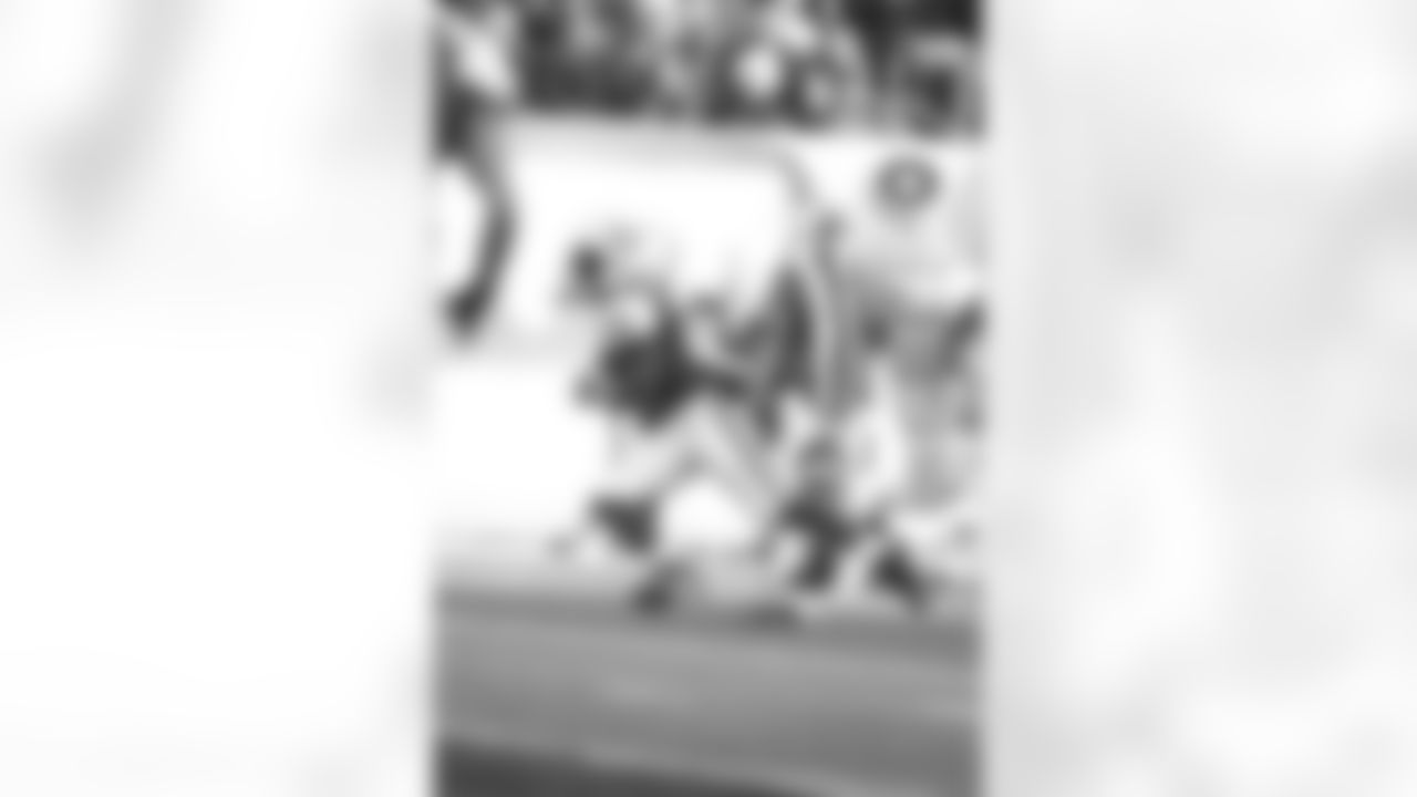 2011 Regular Season Week 14 Jets vs. Chiefs Game Photos