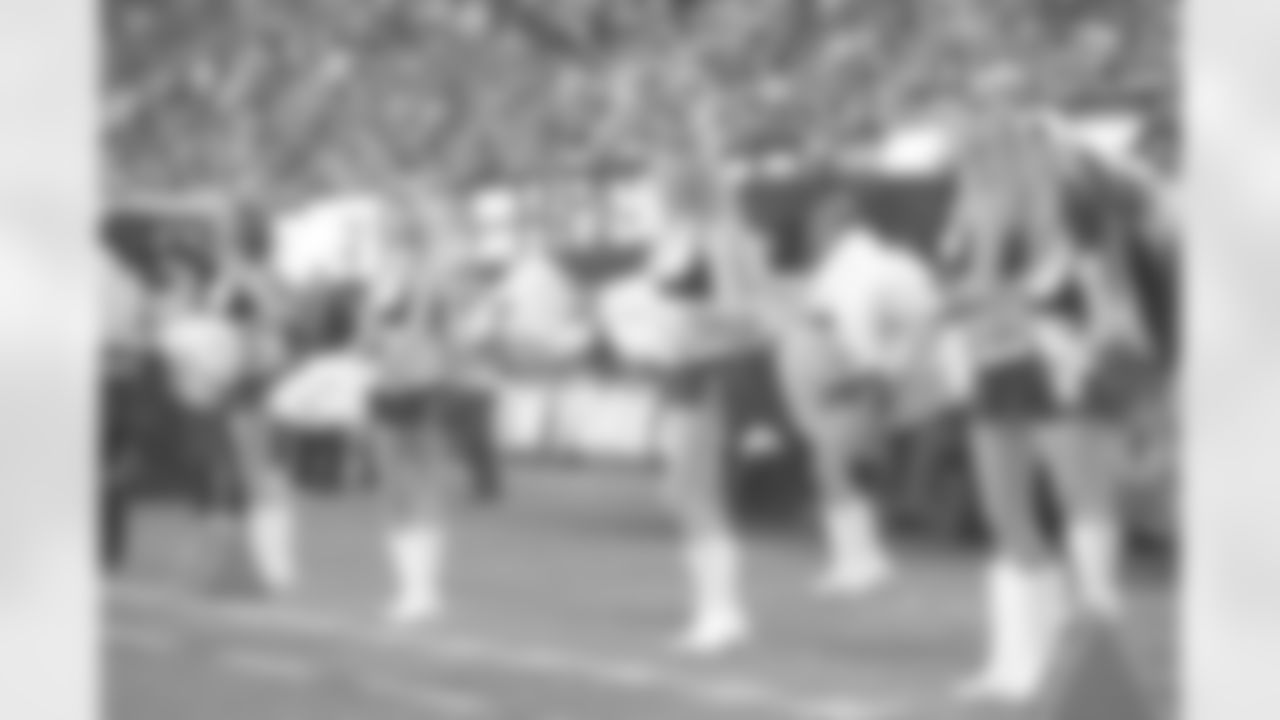 New York Jets Flight Crew: Jets vs Cowboys