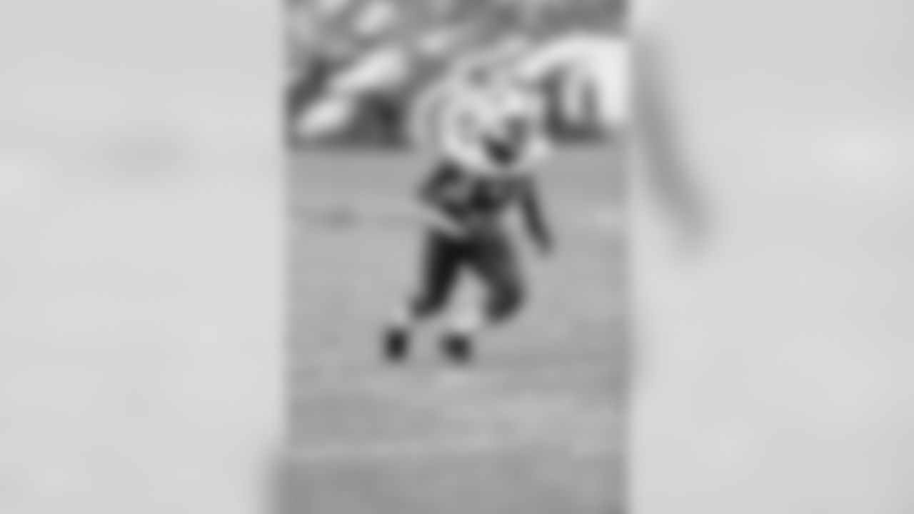 OLB Jerry Hughes