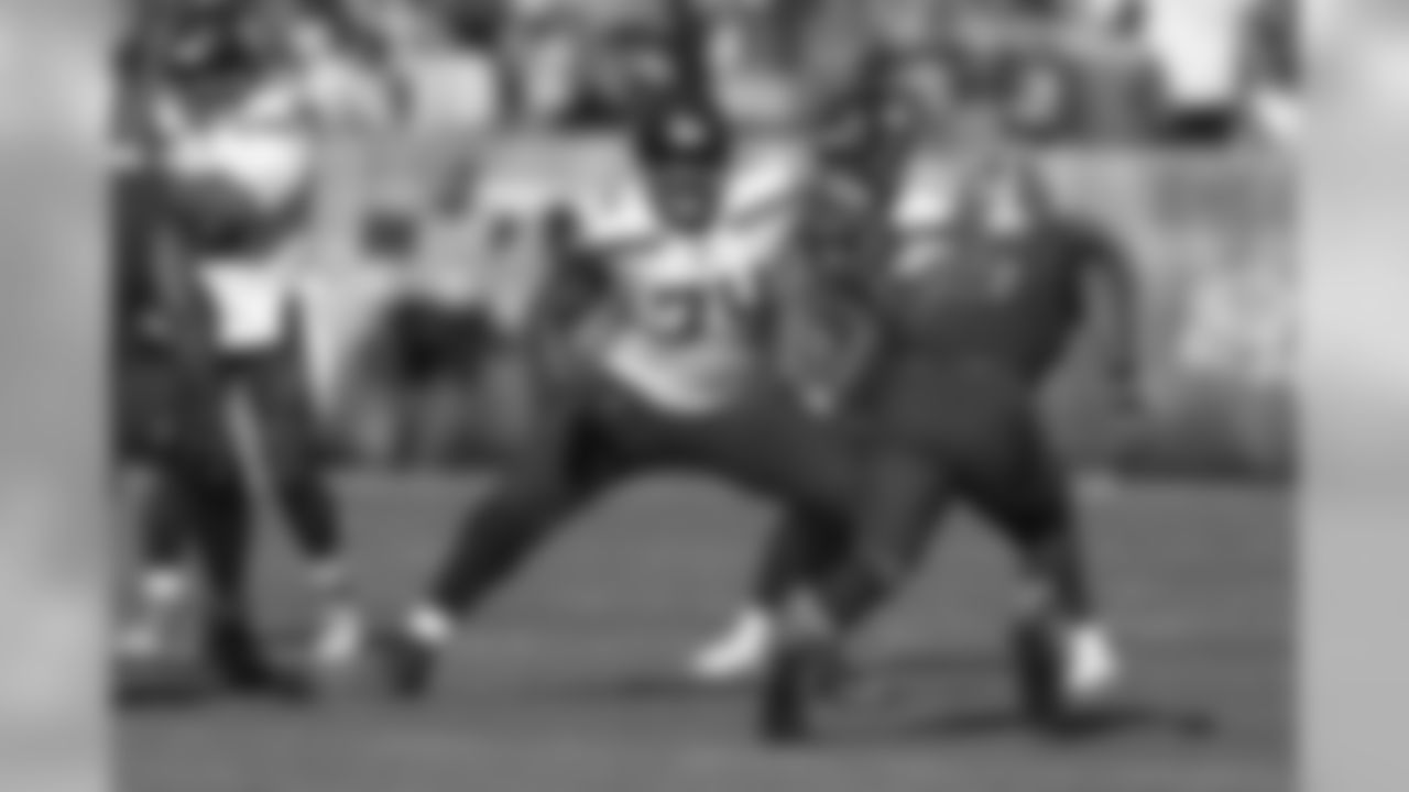 OL George Fant (Free Agent)
