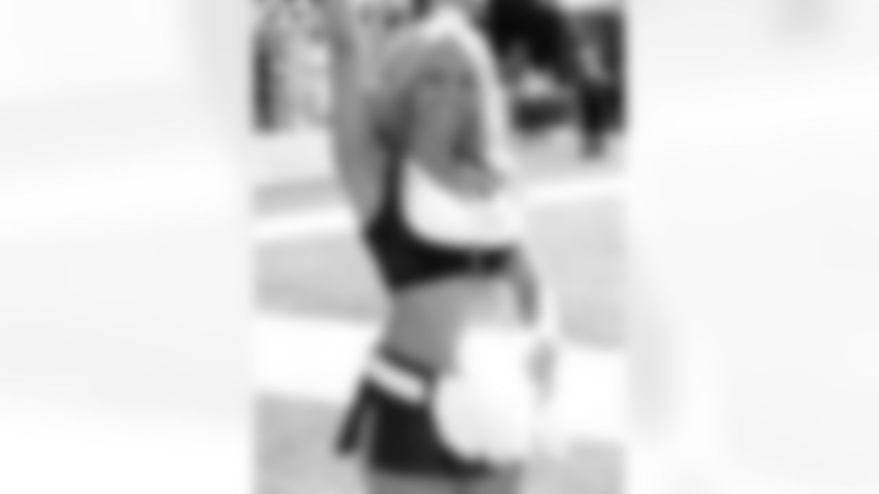 Lauren P. 2009 Flight Crew Member Photos
