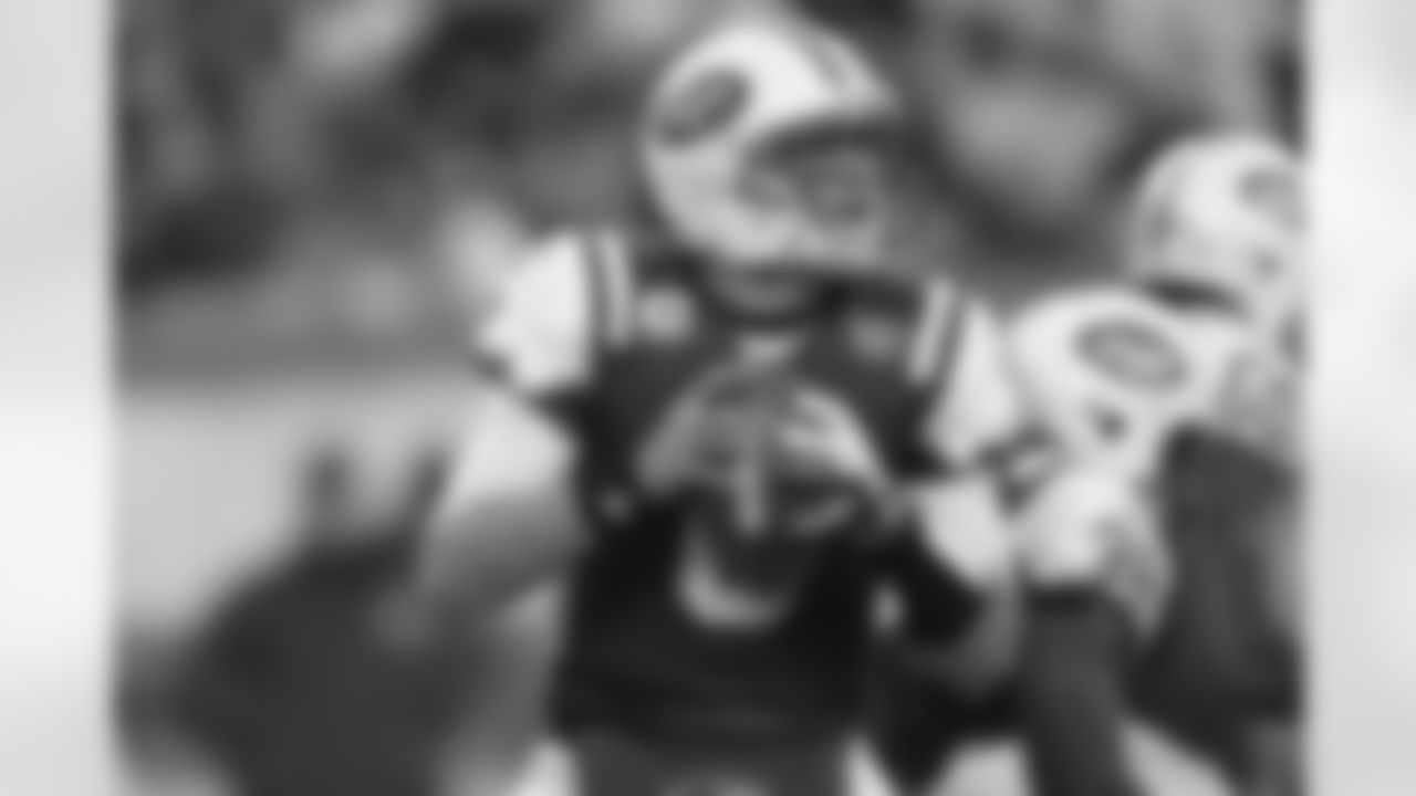 2011 Regular Season Week 14 Jets vs. Chiefs Game Photos