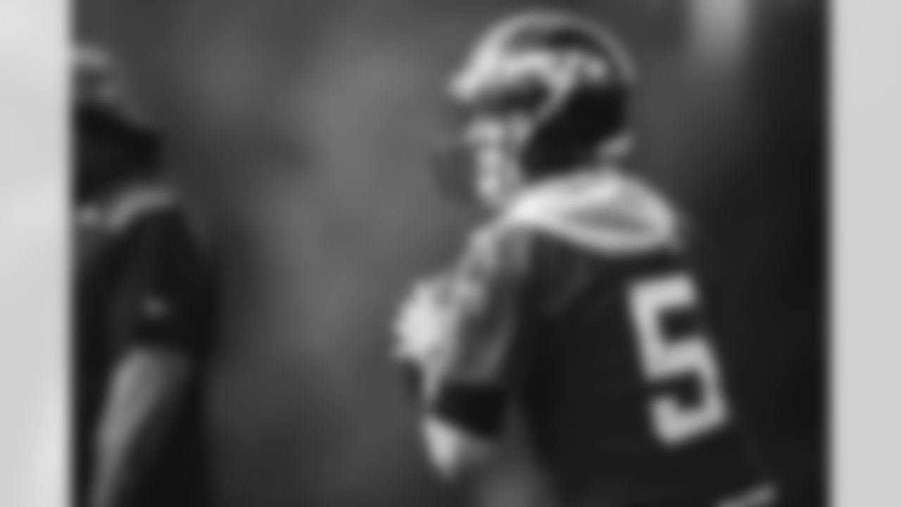 QB Mike White