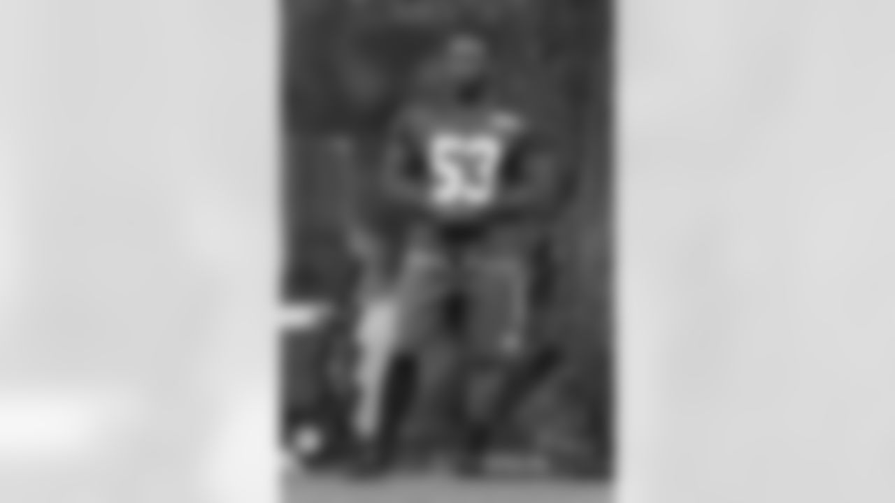 LB Joe Mays
