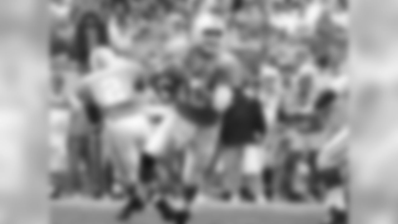 QB Erik Ainge