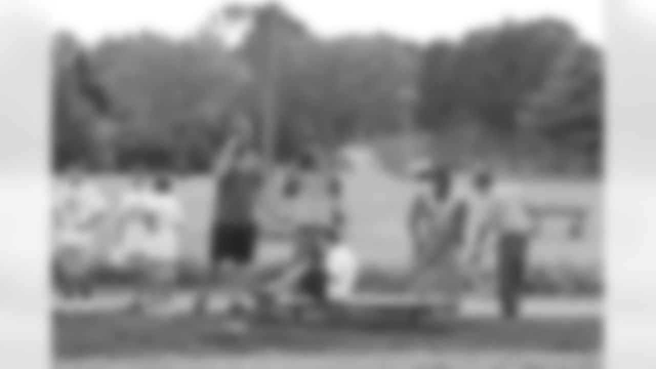 Hometown Huddle: Rookies Stand Tall for Florham Park Kids