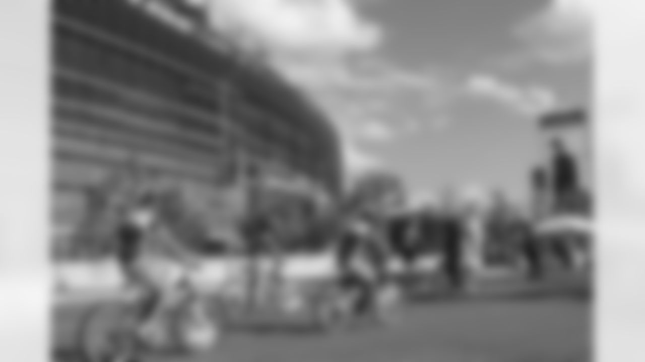 At 5:30 p.m. between the Pepsi and MetLife Gates, the Jets and Up2Us hosted their second annual "Bikes for Kids" event benefiting underserved youth. Fifty children from six to 17, identified by Up2Us and Foundation for Life, received new bikes and helmets from Barnum Financial Group, an office of MetLife.
