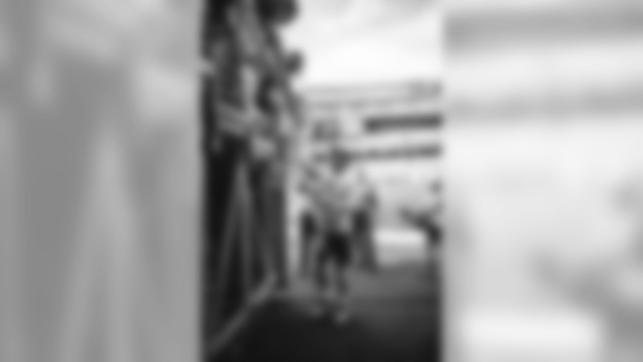 E_SNY_8030