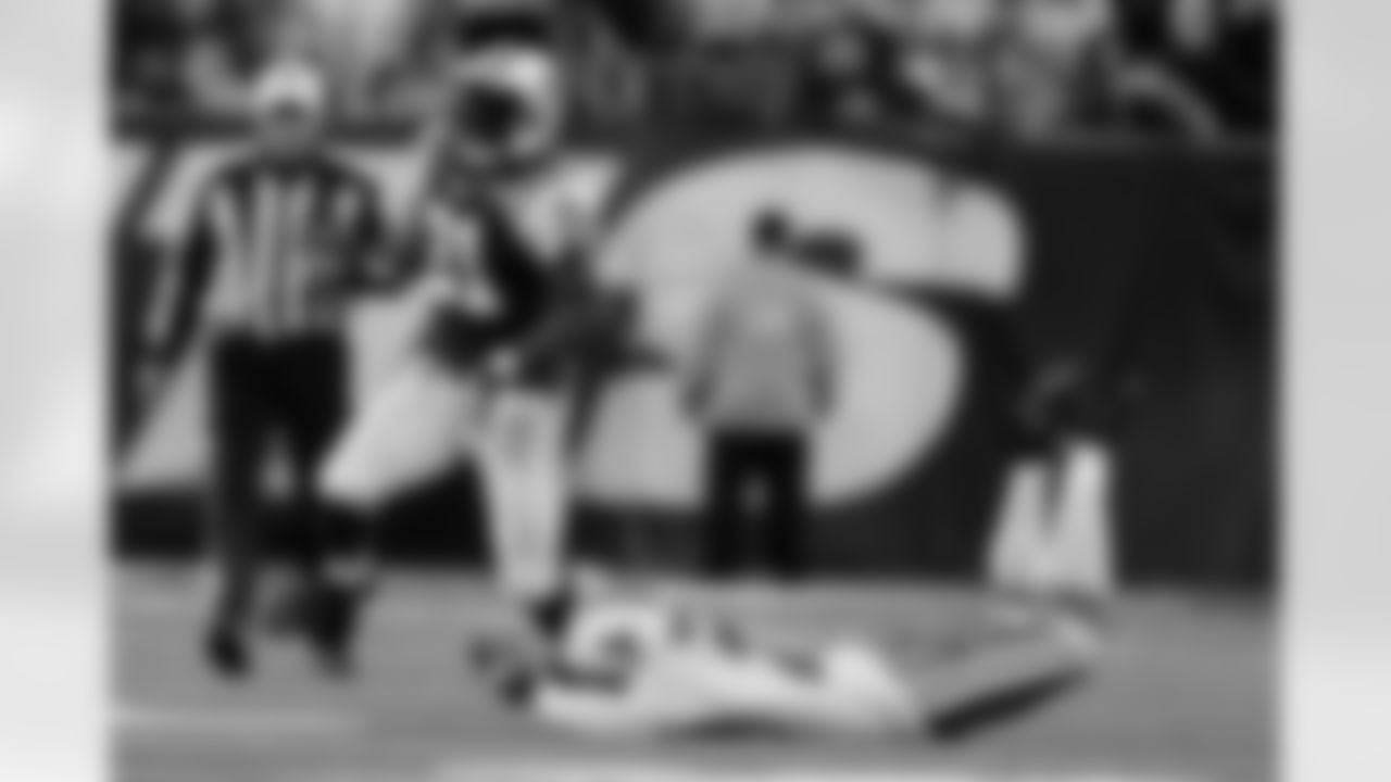 2010 Week 14 Jets vs Dolphins Game Photos