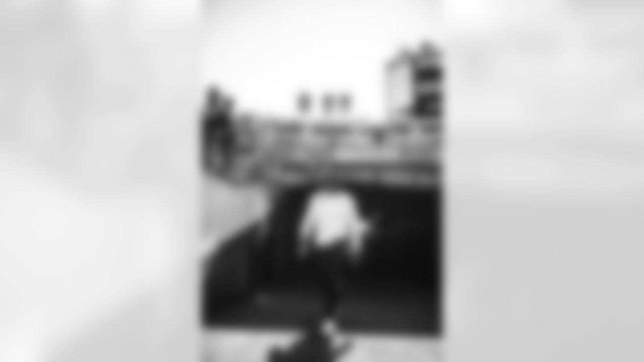 E_SNY_8738