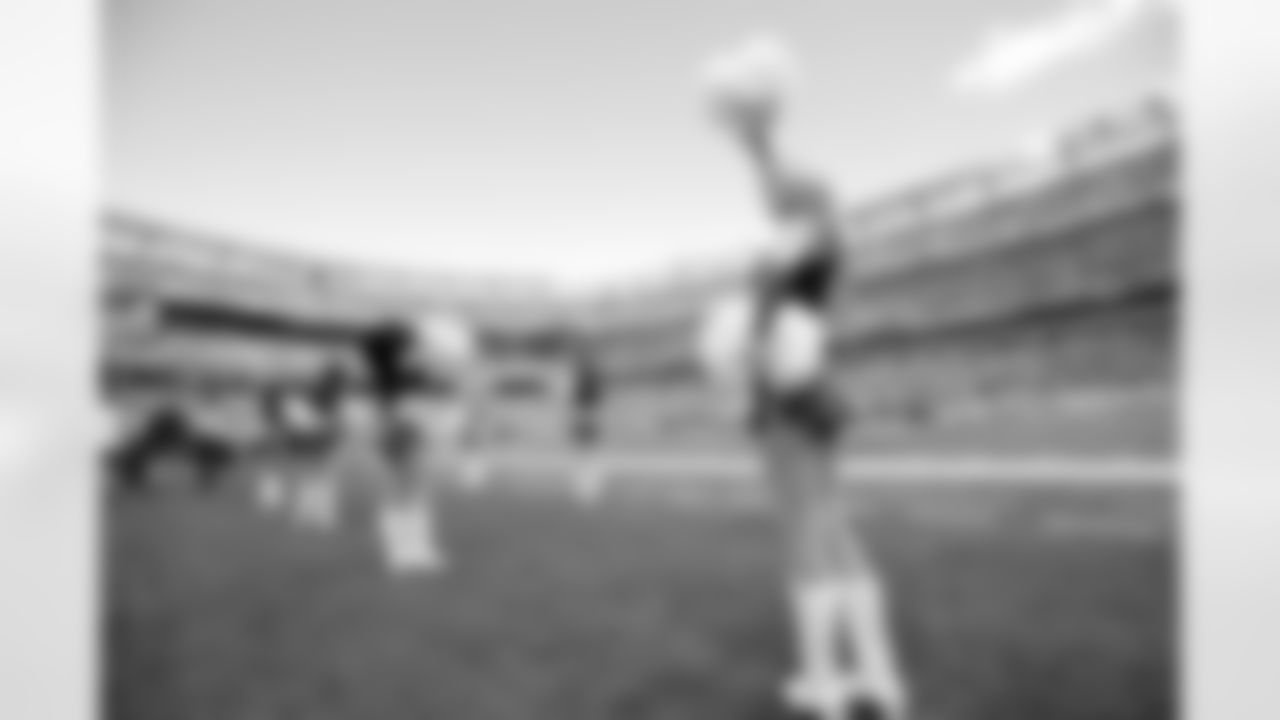 New York Jets Flight Crew: Jets vs Cowboys